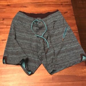 Lululemon swing trunks